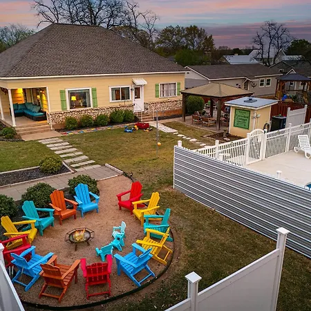 Uncorked Cottage - Hot Tub & Heated Pool